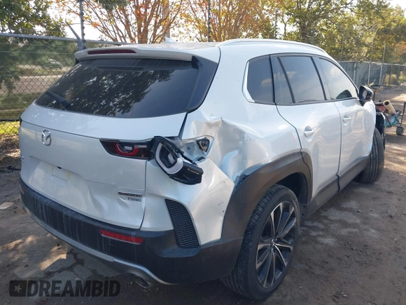 2024 Mazda CX-50 Premium z VIN 7MMVABDY3RN207237, wystawiony jako IAAI lot #41044580 z przebiegiem 3381 mil mil oraz . Historia ofert i sprzedaży dostępna na DreamBid. Obrazek 4.