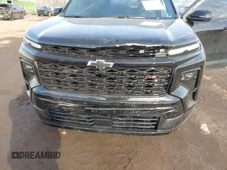 2024 Chevrolet Traverse AWD RS z VIN 1GNEVLKS1RJ208152, wystawiony jako IAAI lot #41586512 z przebiegiem 2 019 mil mil oraz . Historia ofert i sprzedaży dostępna na DreamBid. Obrazek 6.