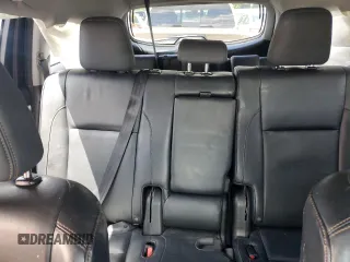 2015 Toyota Highlander XLE z VIN 5TDKKRFH8FS107212, wystawiony jako Copart lot #51064115 z przebiegiem 149 775 mil mil oraz Szkoda całkowita • Salvage title. Historia ofert i sprzedaży dostępna na DreamBid. Obrazek 10.