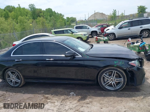 2018 Mercedes-Benz E with VIN WDDZF4KB2JA381699, listed as a IAAI auction lot 39407980 with 52,865 mi miles. Bid and sale history available at carsss.com. Image 13.