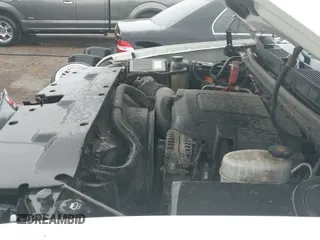 2008 Chevrolet Silverado 2500HD 1LT с VIN 1GCHC23K78F202622, выставлен на аукционе IAAI как лот 41292813 с пробегом 317 626 миль миль и . История ставок и продаж доступна на DreamBid. Изображение 19.