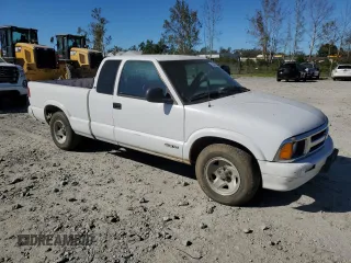 1997 Chevrolet S-10 LS with VIN 1GCCS19W7VK121494, listed as a Copart auction lot 75327694 with 292,652 mi miles and Salvage Title. Bid and sale history available at DreamBid. Image 4.