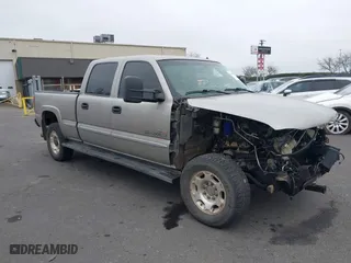 2002 GMC Sierra 2500HD SLE with VIN 1GTHK23122F187173, listed as a IAAI auction lot 41446261 with 1 mi miles. Bid and sale history available at carsss.com. Image 1.