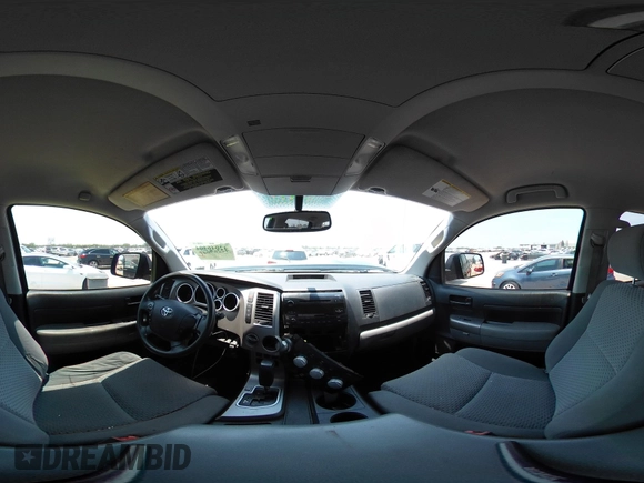 2013 Toyota Tundra z VIN 5TFDW5F15DX321719, wystawiony jako IAAI lot #42269647 z przebiegiem 174 242 mil mil oraz . Historia ofert i sprzedaży dostępna na DreamBid. Obrazek 20.