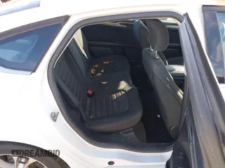 2019 Ford Fusion SE with VIN 3FA6P0H76KR261861, listed as a IAAI auction lot 41031650 with 132,040 mi miles. Bid and sale history available at carsss.com. Image 8.
