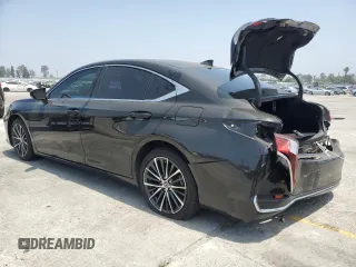 2022 Lexus ES 300h with VIN 58ADA1C14NU017588, listed as a Copart auction lot 60114915 with 110,205 mi miles and Salvage title. Bid and sale history available at DreamBid. Image 2.
