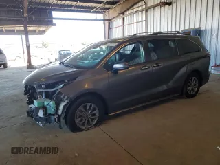2022 Toyota Sienna XLE with VIN 5TDJRKEC2NS099174, listed as a Copart auction lot 46711375 with 60,870 mi miles and Salvage Title. Bid and sale history available at carsss.com. Image 1.