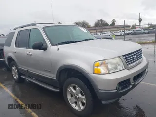 2005 Ford Explorer XLT z VIN 1FMZU63E65ZA28857, wystawiony jako IAAI lot #41803825 z przebiegiem 184 536 mil mil oraz . Historia ofert i sprzedaży dostępna na DreamBid. Obrazek 14.