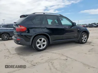 2008 BMW X5 3.0si z VIN 5UXFE43588L009967, wystawiony jako Copart lot #57900245 z przebiegiem 137 882 mil mil oraz Czysty tytuł • Clean title. Historia ofert i sprzedaży dostępna na DreamBid. Obrazek 3.