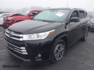 2019 Toyota Highlander SE with VIN 5TDKZRFH9KS327173, listed as a IAAI auction lot 41489763 with NaN miles. Bid and sale history available at carsss.com. Image 17.