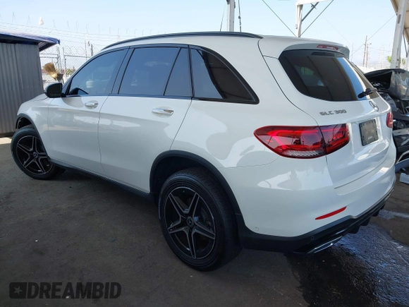 2022 Mercedes-Benz GLC 300 with VIN W1N0G8DB2NG109881, listed as a IAAI auction lot 42396933 with 30,233 mi miles and . Bid and sale history available at DreamBid. Image 3.