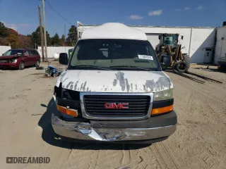 2003 GMC Savana Cargo Van YF7 Upfitter with VIN 1GDFH15T031206554, listed as a Copart auction lot 77584554 with 251,783 mi miles and Salvage Title. Bid and sale history available at carsss.com. Image 5.