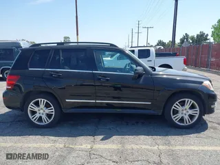 2013 Mercedes-Benz GLK-Class GLK 350 with VIN WDCGG5HB7DG026938, listed as a IAAI auction lot 42096460 with 271,577 mi miles. Bid and sale history available at carsss.com. Image 13.