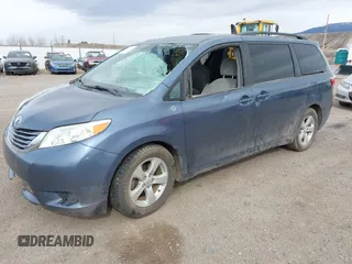2015 Toyota Sienna LE AAS z VIN 5TDKK3DC0FS557747, wystawiony jako IAAI lot #41761226 z przebiegiem 197 705 mil mil oraz . Historia ofert i sprzedaży dostępna na DreamBid. Obrazek 17.
