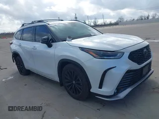 2024 Toyota Highlander LE z VIN 5TDKDRAH7RS534676, wystawiony jako IAAI lot #41516978 z przebiegiem 11 272 mil mil oraz . Historia ofert i sprzedaży dostępna na DreamBid. Obrazek 1.