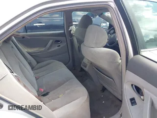 2007 Toyota Camry CE z VIN 4T1BE46K47U586629, wystawiony jako IAAI lot #42434797 z przebiegiem 261 964 mil mil oraz . Historia ofert i sprzedaży dostępna na DreamBid. Obrazek 8.