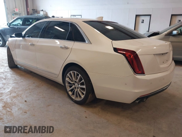2017 Cadillac CT6 Luxury AWD z VIN 1G6KD5RS9HU203376, wystawiony jako IAAI lot #42181002 z przebiegiem Nie podano mil oraz . Historia ofert i sprzedaży dostępna na DreamBid. Obrazek 3.