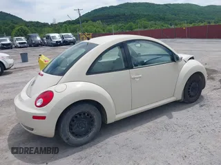 2007 Volkswagen Beetle z VIN 3VWEW31C07M509041, wystawiony jako IAAI lot #42307271 z przebiegiem 80 552 mil mil oraz . Historia ofert i sprzedaży dostępna na DreamBid. Obrazek 4.