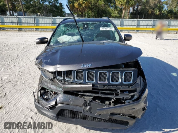 2019 Jeep Compass Latitude with VIN 3C4NJDBB9KT665820, listed as a Copart auction lot 49905275 with 0 mi miles and Non Repairable. Bid and sale history available at carsss.com. Image 5.