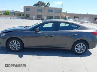 2014 Mazda 3 i Touring z VIN JM1BM1V75E1113050, wystawiony jako IAAI lot #42374782 z przebiegiem 94 571 mil mil oraz . Historia ofert i sprzedaży dostępna na DreamBid. Obrazek 14.