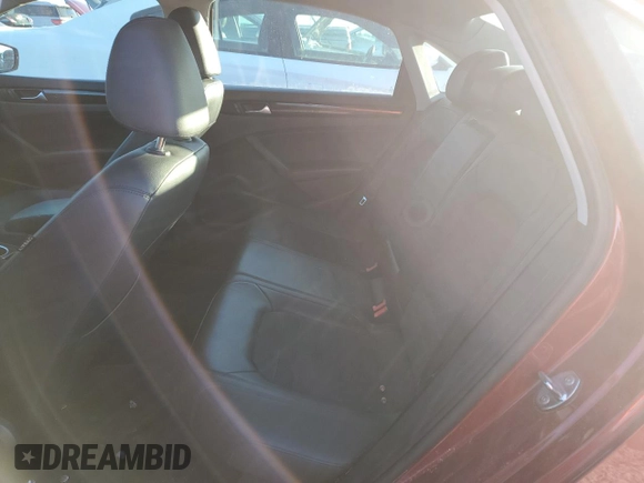 2015 Volkswagen Passat SEL Premium z VIN 1VWCS7A32FC017881, wystawiony jako Copart lot #46234435 z przebiegiem 108 518 mil mil oraz Szkoda całkowita • Salvage title. Historia ofert i sprzedaży dostępna na DreamBid. Obrazek 10.