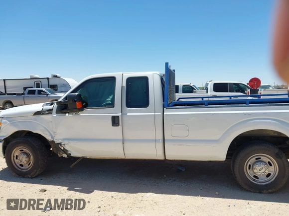 2015 Ford F-250 XLT z VIN 1FT7X2AT7FEC16924, wystawiony jako IAAI lot #41968009 z przebiegiem 328 785 mil mil oraz . Historia ofert i sprzedaży dostępna na DreamBid. Obrazek 13.