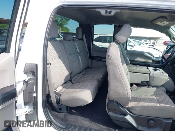 2015 Ford F-150 XL z VIN 1FTEX1CPXFKF02852, wystawiony jako IAAI lot #42514778 z przebiegiem 76 499 mil mil oraz . Historia ofert i sprzedaży dostępna na DreamBid. Obrazek 8.