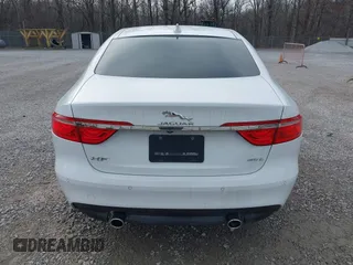 2016 Jaguar XF 35t Prestige with VIN SAJBE4BVXGCY10577, listed as a IAAI auction lot 41515540 with 60,862 mi miles. Bid and sale history available at carsss.com. Image 16.