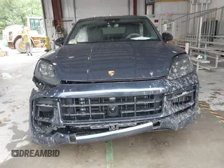2024 Porsche Cayenne z VIN WP1BA2AY3RDA52863, wystawiony jako IAAI lot #42317622 z przebiegiem Nie podano mil oraz . Historia ofert i sprzedaży dostępna na DreamBid. Obrazek 12.