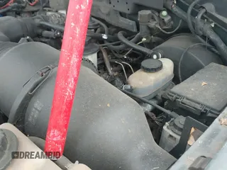 2002 Ford F-150 XL z VIN 1FTRF18L72NB55841, wystawiony jako IAAI lot #43467617 z przebiegiem 175 289 mil mil oraz . Historia ofert i sprzedaży dostępna na DreamBid. Obrazek 12.