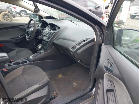 2012 Ford Focus SE with VIN 1FAHP3F21CL374814, listed as a IAAI auction lot 41940935 with 224,707 mi miles. Bid and sale history available at carsss.com. Image 5.