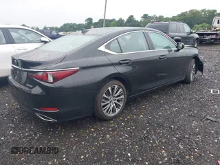2020 Lexus ES 350 with VIN 58ADZ1B17LU054898, listed as a IAAI auction lot 42673828 with 17,996 mi miles and . Bid and sale history available at DreamBid. Image 4.