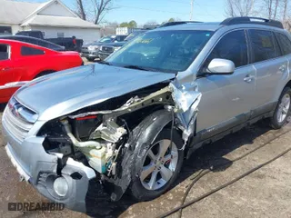 2014 Subaru Outback 3.6R Limited with VIN 4S4BRDNC7E2209350, listed as a IAAI auction lot 41761661 with 156,866 mi miles. Bid and sale history available at carsss.com. Image 6.