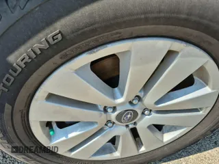 2018 Subaru Outback Premium z VIN 4S4BSAFC6J3328092, wystawiony jako IAAI lot #42566461 z przebiegiem 63 226 mil mil oraz . Historia ofert i sprzedaży dostępna na DreamBid. Obrazek 2.