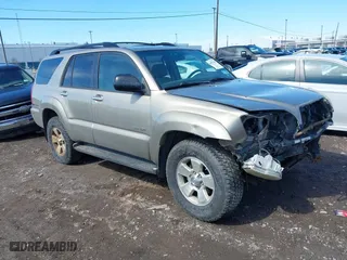2007 Toyota 4Runner SR5 with VIN JTEBU14R570121155, listed as a IAAI auction lot 41897643 with 242,287 mi miles. Bid and sale history available at carsss.com. Image 1.