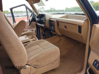 1990 Ford Bronco Custom с VIN 1FMEU15H0LLB25514, выставлен на аукционе IAAI как лот 42366593 с пробегом 75 762 миль миль и . История ставок и продаж доступна на DreamBid. Изображение 5.