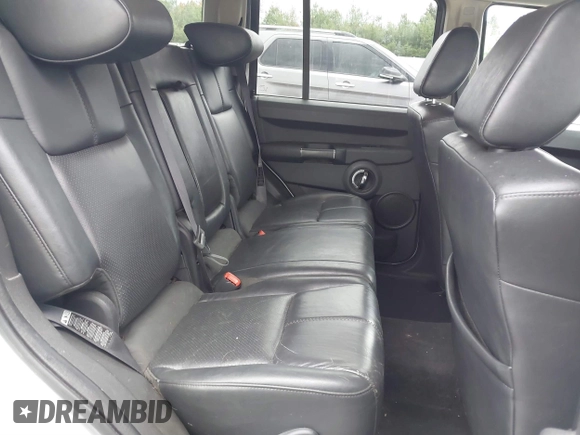 2008 Jeep Commander Limited with VIN 1J8HG58N68C124949, listed as a IAAI auction lot 40725093 with 180,307 mi miles. Bid and sale history available at carsss.com. Image 8.