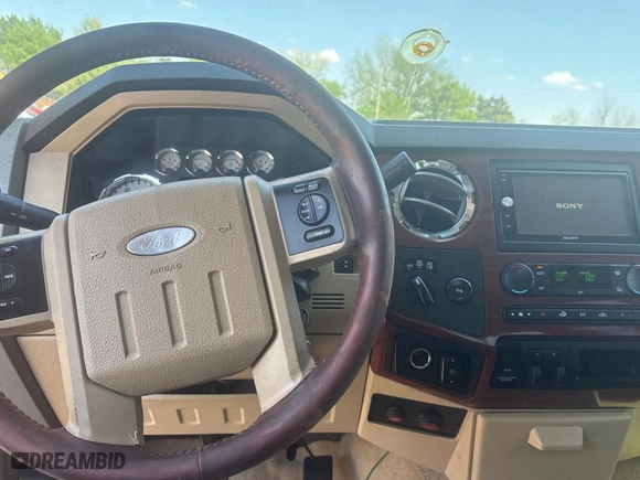 2008 Ford Super Duty F-350 DRW XL with VIN 1FTWW33R18EB36544, listed as a Copart auction lot 53727335 with 208,038 mi miles and Clean Title. Bid and sale history available at carsss.com. Image 9.