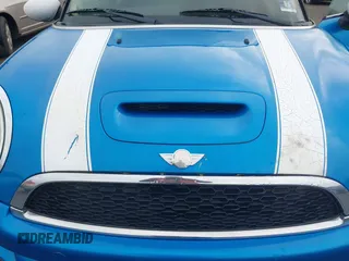 2011 MINI Hardtop S with VIN WMWSV3C52BTY13289, listed as a IAAI auction lot 42648086 with Not provided miles and . Bid and sale history available at DreamBid. Image 10.
