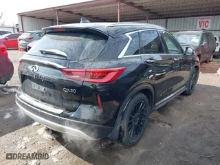 2019 Infiniti QX50 LUXE with VIN 3PCAJ5M32KF126299, listed as a IAAI auction lot 41514137 with 103,576 mi miles. Bid and sale history available at carsss.com. Image 4.