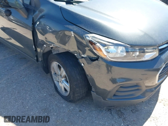 2020 Chevrolet Trax LS with VIN 3GNCJKSB1LL215499, listed as a IAAI auction lot 41744528 with 83,826 mi miles. Bid and sale history available at carsss.com. Image 6.