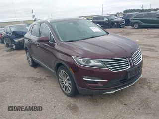 2017 Lincoln MKC Reserve z VIN 5LMCJ3C90HUL72098, wystawiony jako IAAI lot #41300727 z przebiegiem 74 507 mil mil oraz . Historia ofert i sprzedaży dostępna na DreamBid. Obrazek 1.