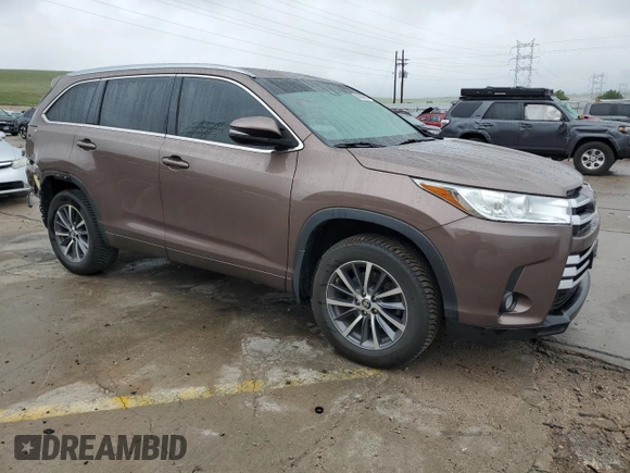 2017 Toyota Highlander XLE with VIN 5TDJZRFH4HS398415, listed as a Copart auction lot 59386805 with 105,463 mi miles and Salvage title. Bid and sale history available at DreamBid. Image 4.