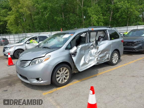 2016 Toyota Sienna Limited z VIN 5TDDK3DC4GS139010, wystawiony jako IAAI lot #42377961 z przebiegiem 152 780 mil mil oraz . Historia ofert i sprzedaży dostępna na DreamBid. Obrazek 2.