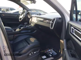 2020 Porsche Cayenne z VIN WP1AA2AY0LDA05728, wystawiony jako IAAI lot #41485296 z przebiegiem Nie podano mil oraz . Historia ofert i sprzedaży dostępna na DreamBid. Obrazek 5.