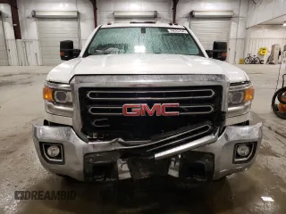 2016 GMC Sierra 2500HD SLE z VIN 1GT12SEG2GF272752, wystawiony jako Copart lot #79693704 z przebiegiem 200 684 mil mil oraz Szkoda całkowita • Salvage title. Historia ofert i sprzedaży dostępna na DreamBid. Obrazek 5.
