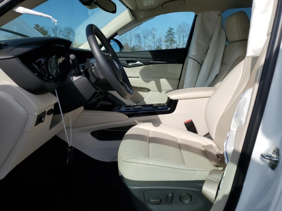 2021 Buick Envision Essence with VIN LRBFZNR42MD055517, listed as a Copart auction lot 88993665 with 32,368 mi miles and Salvage Title. Bid and sale history available at carsss.com. Image 7.