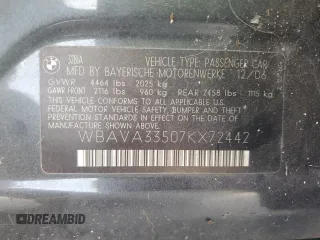 2007 BMW 3 Series 328i z VIN WBAVA33507KX72442, wystawiony jako Copart lot #59585405 z przebiegiem 185 003 mil mil oraz Szkoda całkowita • Salvage title. Historia ofert i sprzedaży dostępna na DreamBid. Obrazek 12.