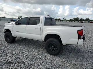 2022 Toyota Tacoma SR5 z VIN 3TMAZ5CN0NM179840, wystawiony jako Copart lot #59215265 z przebiegiem 59 406 mil mil oraz Szkoda całkowita • Salvage title. Historia ofert i sprzedaży dostępna na DreamBid. Obrazek 2.