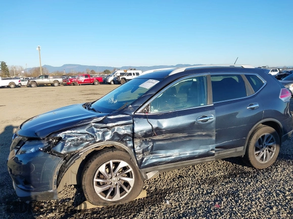 2016 Nissan Rogue SV with VIN 5N1AT2MT1GC845262, listed as a IAAI auction lot 41449141 with 83,932 mi miles. Bid and sale history available at carsss.com. Image 6.